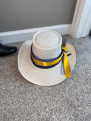 KOHL’S WOMENS BOOTS SIZE 8-1/2 AND HAT SIZE 7-1/8 “GO BEARS!”