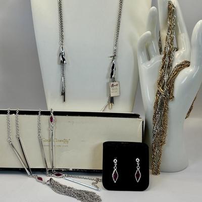 Lit 328: Vintage Sarah Coventry Earrings & Necklaces, Monet & More