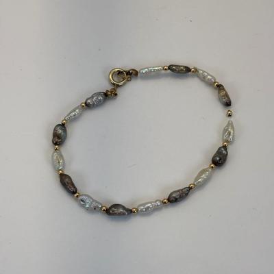 Lot 331: Johnathan Livingston Seagull Pendant Necklace, H. Barlett 1973 Bronze, Wade Pottery Starfish Dish, Monet Starfish Brooch,...