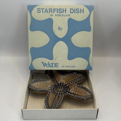 Lot 331: Johnathan Livingston Seagull Pendant Necklace, H. Barlett 1973 Bronze, Wade Pottery Starfish Dish, Monet Starfish Brooch,...