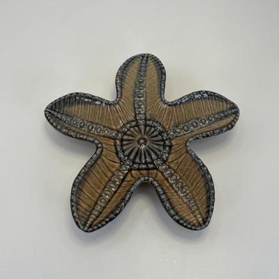 Lot 331: Johnathan Livingston Seagull Pendant Necklace, H. Barlett 1973 Bronze, Wade Pottery Starfish Dish, Monet Starfish Brooch,...