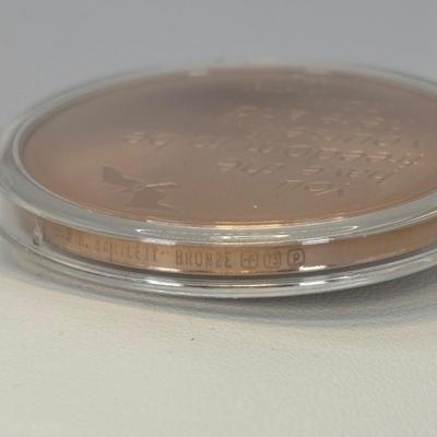 Lot 331: Johnathan Livingston Seagull Pendant Necklace, H. Barlett 1973 Bronze, Wade Pottery Starfish Dish, Monet Starfish Brooch,...