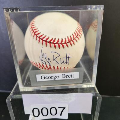 George Brett Signed Baseball In Collectors Case