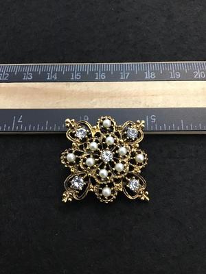 Gold Pearl Rhinestone Brooch