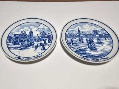 Two Hutschenreuther Germany Limited edition Eltviller Weinacht plates - 1987 & 1988