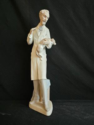 RARE RETIRED LLADRO #4825 Veterinarian - Mint condition!