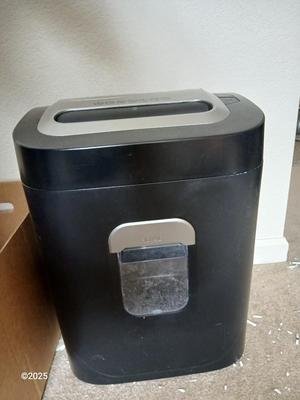 Nice big ROYAL 1620MX working crosscut paper shredder machine