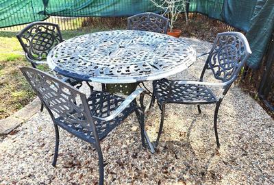 Lot #212 Patio Table with 4 Chairs