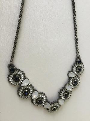 Fashion rhinestone statement necklace