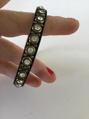 Beautiful rhinestone fashion bangle