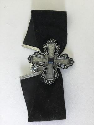 Vintage leather choker cross pendant