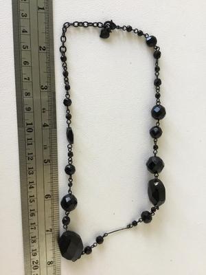 Black glass type fashion necklace