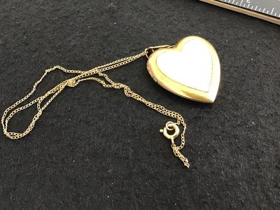 WH Gold Filled Vintage Locket