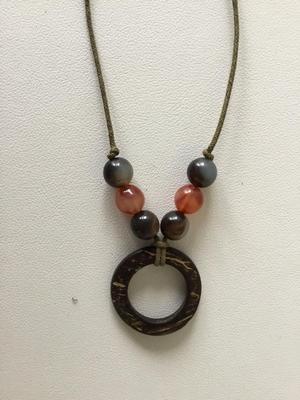 Beautiful fashion beaded collar necklace