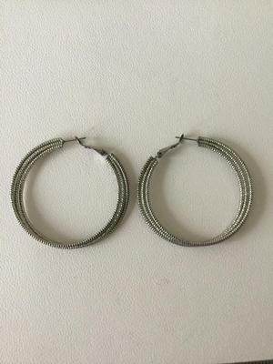 Silver tone hoop fashion earrings
