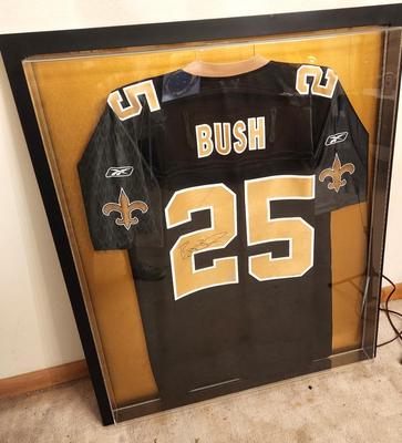 Lot #266 New Orleans Saints Football Reggie Bush Jersey - autographed - Shadow Box Frame - COA
