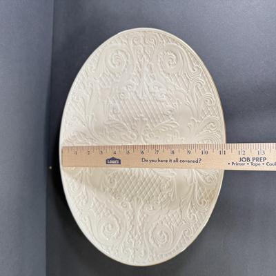 LOT 3D: Lenox Serving Ware Collection: Bowl, Plates & Platter