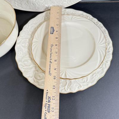 LOT 3D: Lenox Serving Ware Collection: Bowl, Plates & Platter