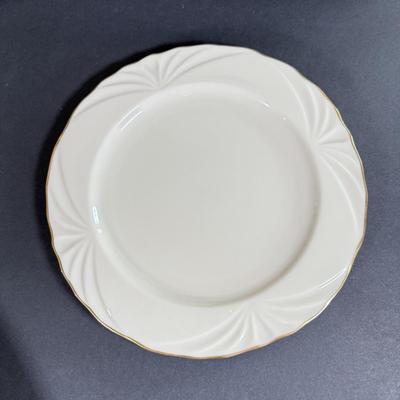 LOT 3D: Lenox Serving Ware Collection: Bowl, Plates & Platter