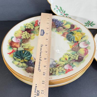 LOT 7D: Lenox Plates: Colonial Christmas Wreath, Holiday Platter & Holiday Hostess Collection