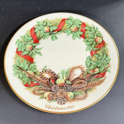 LOT 7D: Lenox Plates: Colonial Christmas Wreath, Holiday Platter & Holiday Hostess Collection