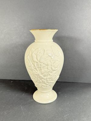 LOT 8D: Lenox Collection: 1997 Mother's Day Plate, Limited Edition 5000 "Victorian Beauty" Pierced Plate w/ Matching Bowl,...