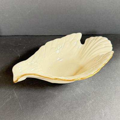 LOT 9D: Lenox Collection: Round Photo Frame, Dove Dish & Small Floral Platters