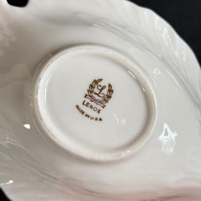 LOT 9D: Lenox Collection: Round Photo Frame, Dove Dish & Small Floral Platters