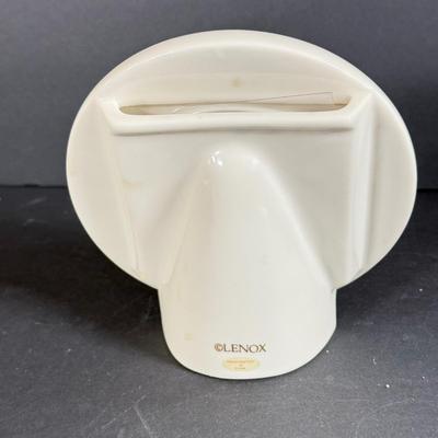 LOT 9D: Lenox Collection: Round Photo Frame, Dove Dish & Small Floral Platters