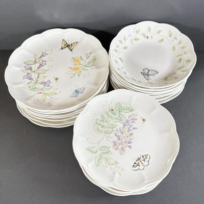 LOT 10D: Lenox Butterfly Meadow by Laurie Le Lwyer Swallowtail Plates, Eastern Tailed Blue Plates & Bowls