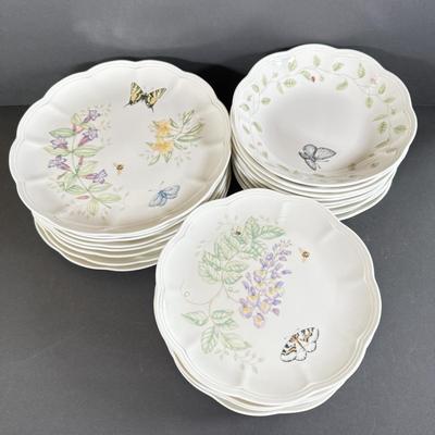 LOT 10D: Lenox Butterfly Meadow by Laurie Le Lwyer Swallowtail Plates, Eastern Tailed Blue Plates & Bowls
