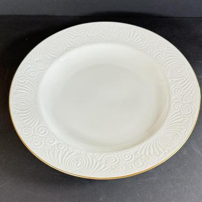 LOT 11D: Lenox Large Plates & Oblong Dishes