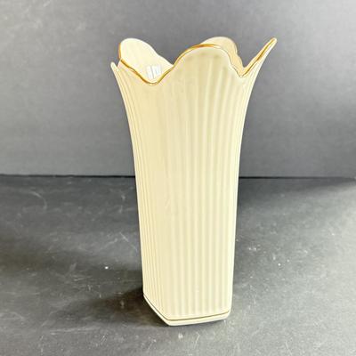 LOT 12D: Lenox Collection: Woodland Vase, Trinket Tray, Small Bowl & Long Platter