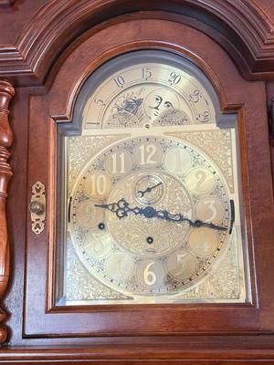 LOT 38L: Vintage Ridgeway Grandfather Clock