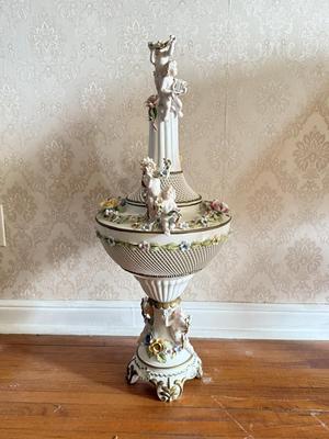 LOT 79D: Gorgeous Vintage Capodimonte Italy Porcelain Cherub Vase / Centerpiece