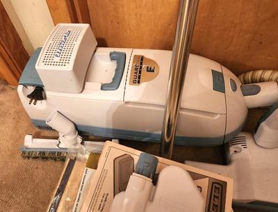 Lot #270 Electrolux Guardian Vacuum - like new