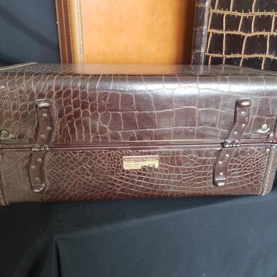 Three Vintage Samsonite and Hanco Suitcases (PB-KD)