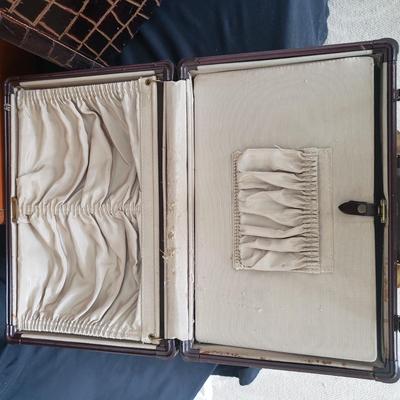 Three Vintage Samsonite and Hanco Suitcases (PB-KD)