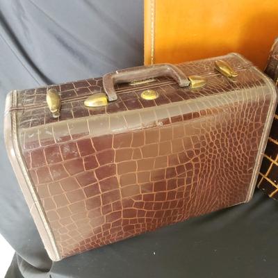 Three Vintage Samsonite and Hanco Suitcases (PB-KD)
