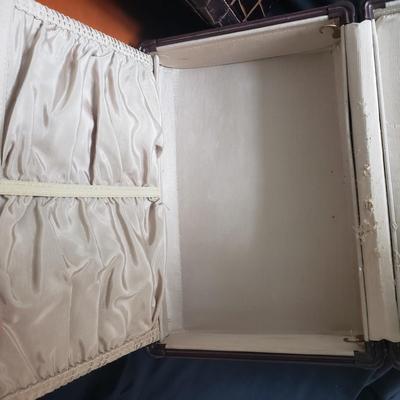 Three Vintage Samsonite and Hanco Suitcases (PB-KD)