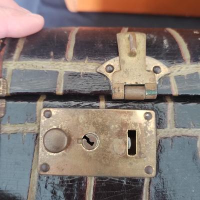 Three Vintage Samsonite and Hanco Suitcases (PB-KD)