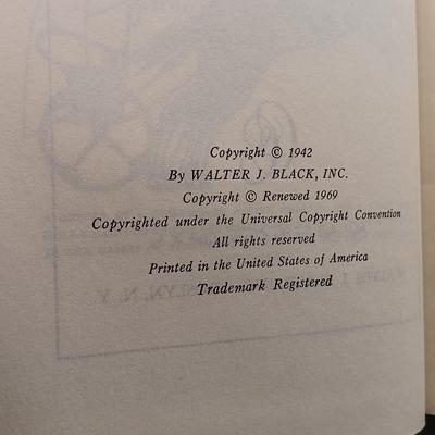 LOT 5: Vintage 1970s Classics Club Book Collection - The Iliad, The Odyssey, Meditations & More