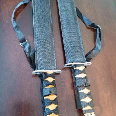 LOT 107B: Set of (2) Tanto Knives 22" w/ Kanji on Blades