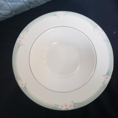 Royal Doulton "Sophistication" China, 60+ Pieces (PB-KD)