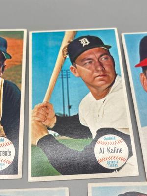 LOT 131B: 1964 Topps Giant Baseball Cards (7) - Clemente, Spahn, Yastrzemski, Kaline, Killebrew, Ken Boyer Brooks Robinson,