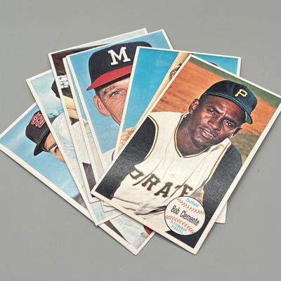 LOT 131B: 1964 Topps Giant Baseball Cards (7) - Clemente, Spahn, Yastrzemski, Kaline, Killebrew, Ken Boyer Brooks Robinson,