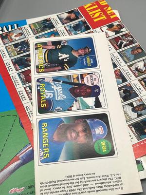 LOT 132B: Baseball Cards and Memorabilia