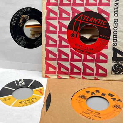 LOT 184B: Stack of 45s Vinyl (Dozens of Records) - The Beatles, The Doors, The Byrds and Much More