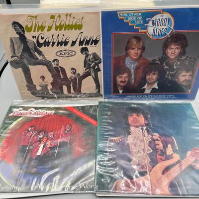 LOT 191B: Three Vintage 45 Record Carrying Cases Filled with Vinyl Single Records - Elvis, Prince, Rolling Stones and Much More