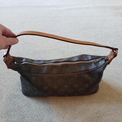Louis Vuitton Handbag (PC-KD)
